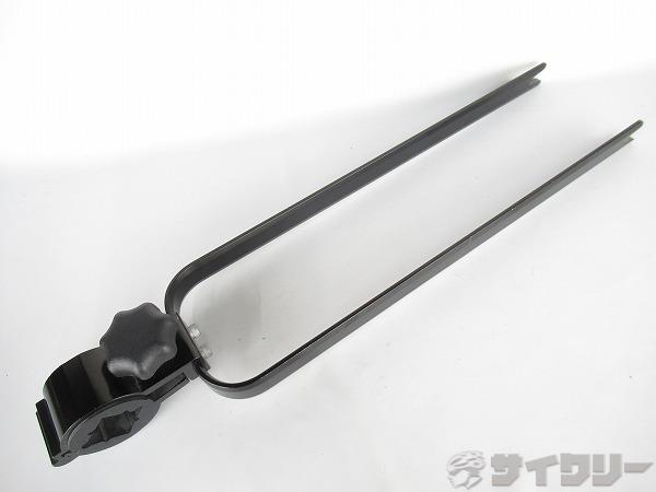 製品情報カテゴリ用品類 キャリア メーカーXPORT EXPRESS年式-色状態ランクC(少々キズあり)送料サイズ小型サイズパーツ取付方法：トラックの荷台に装着できるパイプに装着しバイクを固定します。※パイプの詳細は不明でございます。色：ブラック状態コメント中古商品でございます。傷が見受けられます。画像に写っているもので全てでございます。その他