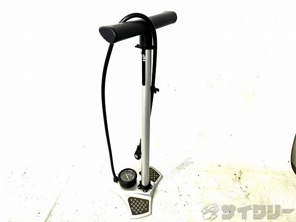製品情報カテゴリ用品類 空気入れ、ポンプ フロアポンプ メーカースペシャライズ年式-色状態ランクD(年式相応のキズあり)送料サイズ小型サイズパーツバルブ規格：仏式エアゲージ有無：有状態コメント中古商品でございます。使用感、傷、汚れがございます。経年劣化等不明となりますので予めご了承ください。写真掲載品で全てになります。その他