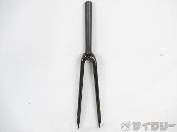 製品情報カテゴリサスペンション、フォーク フォーク メーカーコルナゴ年式2009色状態ランクC(少々キズあり)送料サイズ小型サイズ対応ホイールサイズ：700Cエンド幅：100mmコラム径：OS（ストレート）コラム長：約220mmパーツフォーク材質：カーボンコラム材質：カーボンブレーキ取付規格：サイドプル状態コメント中古商品でございます。使用に伴う傷や擦れ、一部クリア剥離がございます。CX-1用の下玉押しが装着されております。画像に写っているもので全てでございます。その他【COLNAGO】