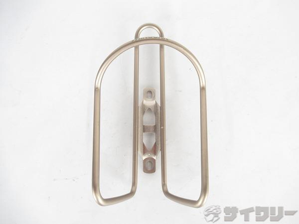 製品情報カテゴリ用品類 ボトルケージ メーカーミノウラ年式-色状態ランクC(少々キズあり)送料サイズ小型サイズパーツ規格：レーサーボトル対応状態コメント中古商品でございます。使用に伴う擦れがございます。画像に写っているもので全てでございます。その他【MINOURA】