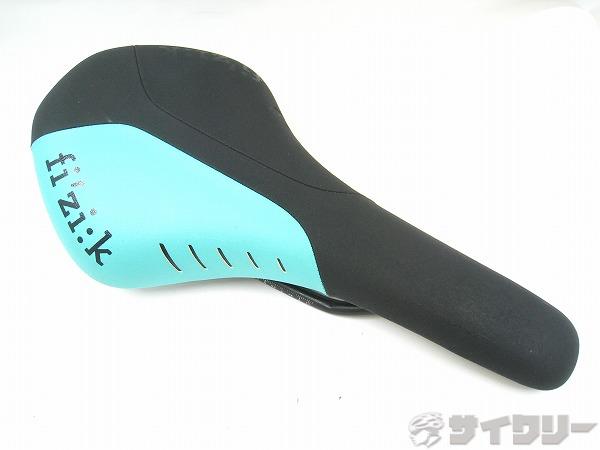 製品情報カテゴリサドル関連 サドル メーカーフィジーク年式-色状態ランクC(少々キズあり)送料サイズ小型サイズパーツレール材質：S-ALLOY色：ブラック/チェレステ状態コメント中古商品です。使用に伴う傷、汚れがございます。その他