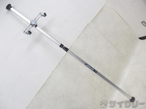 製品情報カテゴリ用品類 スタンド 展示用・メンテナンス用 メーカーミノウラ年式-色状態ランクC(少々キズあり)送料サイズ中型サイズ支柱高さ = 2、100mm〜2、700mm（無段階調整）支柱直径 = 45mm（上）／40mm（中）／45m...