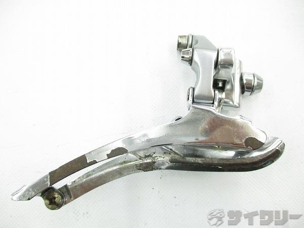 製品情報カテゴリドライブトレイン フロントディレイラー メーカーシマノ年式-色状態ランクD(年式相応のキズあり)送料サイズ小型サイズパーツ対応段数：2sクランプ径：直付けケーブルルーティング：下引き状態コメント中古商品でございます。使用に伴う、キズ・汚れ・サビがございます。メッキが剥がれております。画像に写っている物が全てになります。その他【SHIMANO】