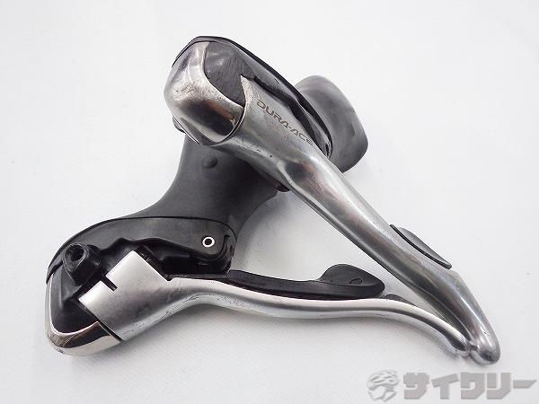 製品情報カテゴリドライブトレイン シフター デュアルコントロールレバー メーカーシマノ年式-色状態ランクC(少々キズあり)送料サイズ小型サイズクランプ径：23.8-24.2パーツ対応段数：2x10s変速方式：機械式対応ブレーキ規格：リム状態コメント中古商品でございます。使用に伴う、キズ・汚れがございます。左レバーにグリスの固着が見られます。フライトデッキの動作確認はおこなっておりません。ブラケットカバーに破けがございます。画像に写っている物が全てになります。その他【参考価格】45、927円【SHIMANO】