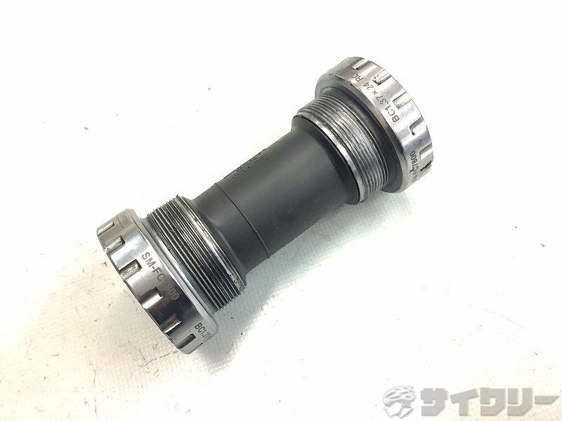 製品情報カテゴリドライブトレイン ボトムブラケット JIS メーカーシマノ年式-色状態ランクC(少々キズあり)送料サイズ小型サイズ対応シェル幅：68mmパーツ規格：JISリンク規格：ホローテック状態コメント中古商品です。使用に伴う傷ございます。その他SHIMANO