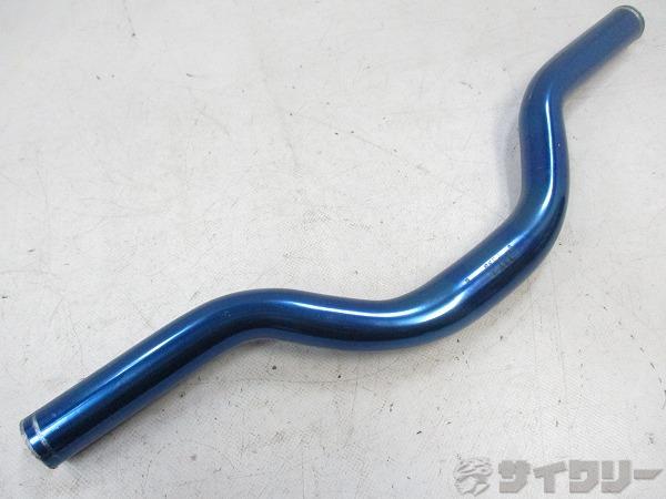 製品情報カテゴリハンドル関連 ハンドル フラット/ライザーバー メーカービーウィッチ年式-色状態ランクD(年式相応のキズあり)送料サイズ小型サイズハンドル幅：360mmクランプ径：25.4mmパーツ色：ブルー状態コメント中古商品です。使用に伴う傷、使用感がございます。先端カット済みです。その他