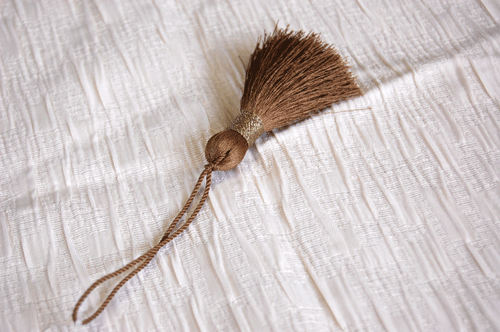 NAOMI　キータッセル【フランス製】ブライトブラウンストラップ・キーホルダーにも。【楽ギフ_包装】