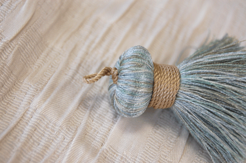 ちいさくてコロン♪ミニタッセル【JUSTINE】水色