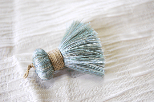 ちいさくてコロン♪ミニタッセル【JUSTINE】水色