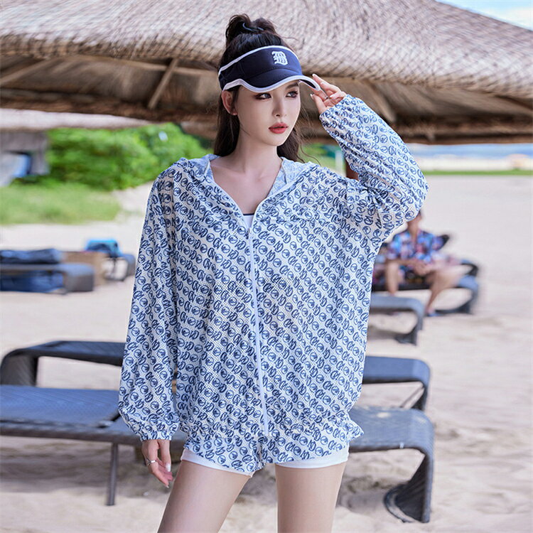 水着 レディース 体型カバー タンキニ 3点セット 長袖 ラッシュガード セパレート 柄 かわいい フード付き セットアップ おしゃれ 水着体型カバー 水陸両用 海 露出控えめ リゾート 大きいサイズ 夏 プール 旅行 ママ水着 二の腕カバー ショートパンツ 日焼け防止 韓国風