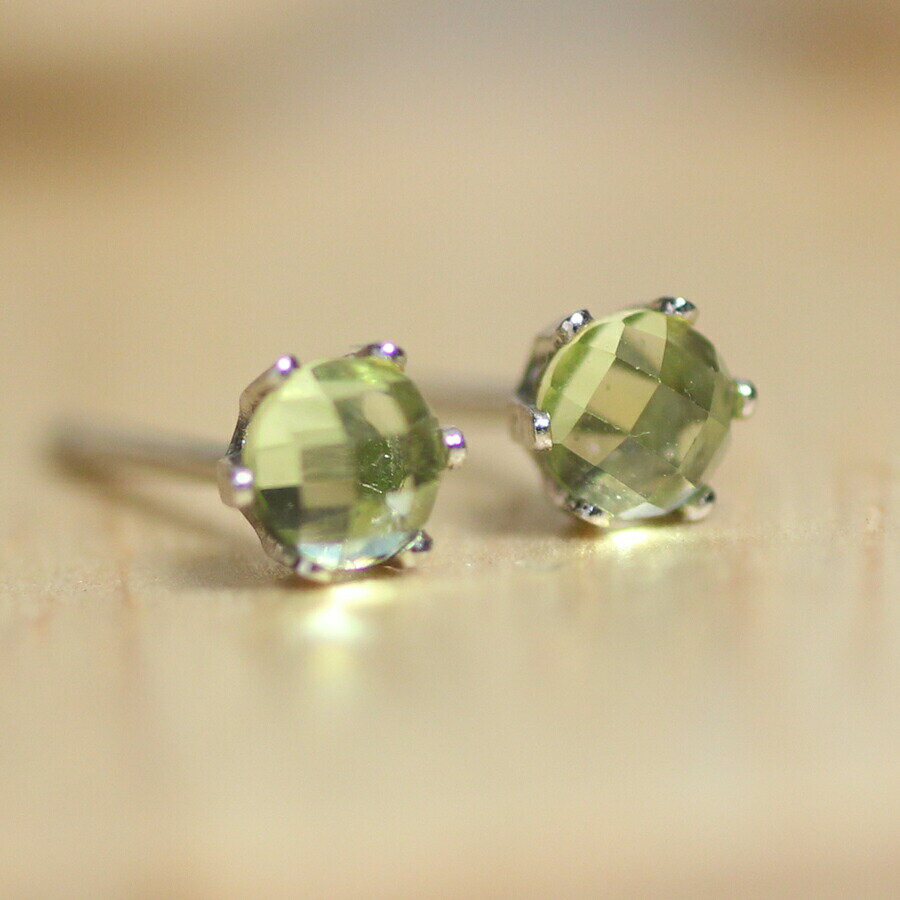 pt900ペリドット3ミリラウンド...