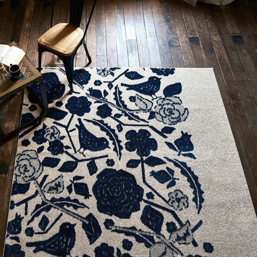 商品名スミノエ CUCO RUG クコラグサイズ130×185cm備考CodeNO.134-72291組成 ポリエステル100% パイル長 12/6.5/3mm 遊び毛防止 HOT床暖対応 日本製 タフテッド※サイズ表記は若干異なる場合があります。※サイズによって柄の入り方が異なります。送料について北海道・沖縄・離島など、一部の地域は追加料金が発生するか、お届けができない事があります。返品・交換について原則としてお受けできません。3 BLUE 床 傷防止 マット 防音 きしみ 衝撃吸収&nbsp;&nbsp;&nbsp;