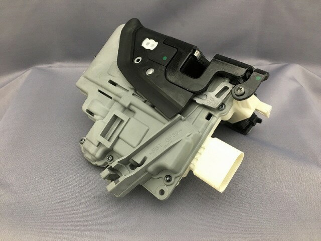 VW/AUDI 純正品 フロントドアロック 右側 Volkswagen フォルクスワーゲン TOURAN アウディ A4 A6 TT 8J2837016A