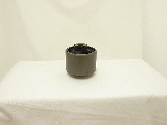 VOLVO トルクブッシュ V70(-2000)V70XC(-2000)他