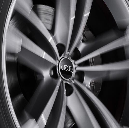 AUDI アウディ 純正アクセサリー ダイナミックハブキャップ ホイールキャップ センターキャップ 4個セット 4M8071006A