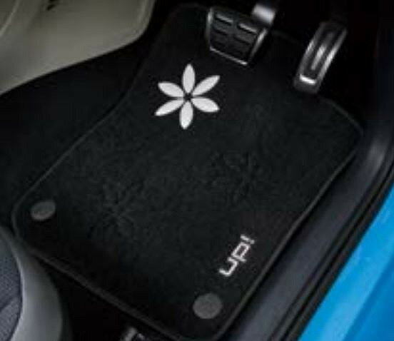 ☆Volkswagen 純正 up！ フロアマット（フラワー）ホワイト J1SBM5R17FLW