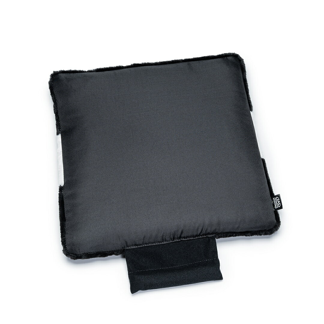 D.A.D もふもふクッション ブラック/ホワイト (1枚入) HA727-01 インテリア カー用品 ふわふわ フワフワ モフモフ 暖かい 温かい 冬 冷え防止 汚れ防止 ファー アウトドア 洗える 簡単装着 ドレスアップ かっこいい かわいい 車 DAD ギャルソン GARSON 3