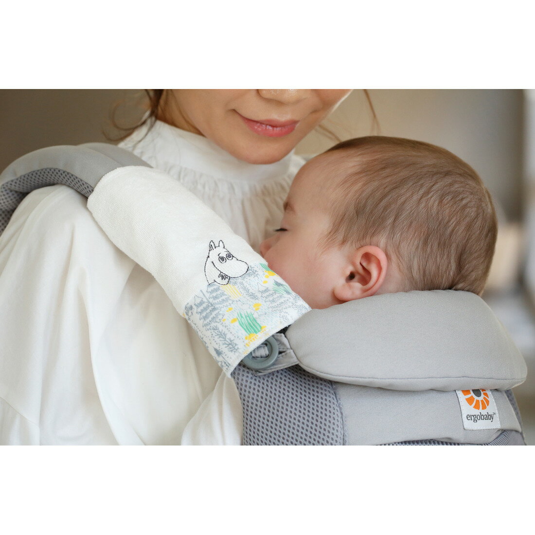 MOOMIN BABY ムーミンベビー リバーシブルベルトカバー | よだれカバー ムーミン エルゴ 抱っこ紐 アダプト オムニ360 ボタン かわいい おしゃれ 男の子 女の子 リバーシブルのサムネイル