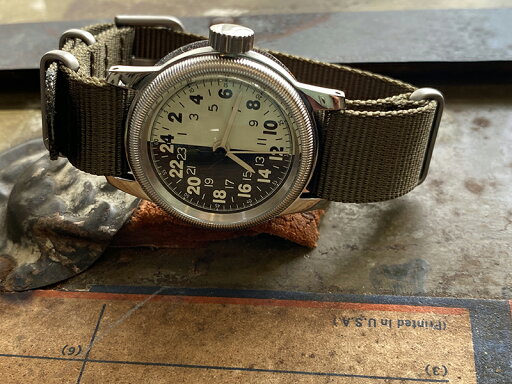 【10%OFFクーポン利用で】M.R.M.W. モントルロロイ ミリタリーウォッチ TYPE A-17a 24H 24-17ND-02GN メンズ 腕時計 国内正規品 送料無料