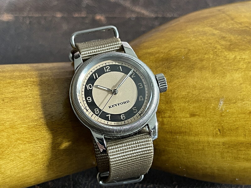 【10％OFFクーポン利用で】M.R.M.W.×KEYFORD モントルロロイ×キーフォード タキシード アールデコ ダイヤル txd-copp-03KN メンズ 腕時計 国内正規品 送料無料