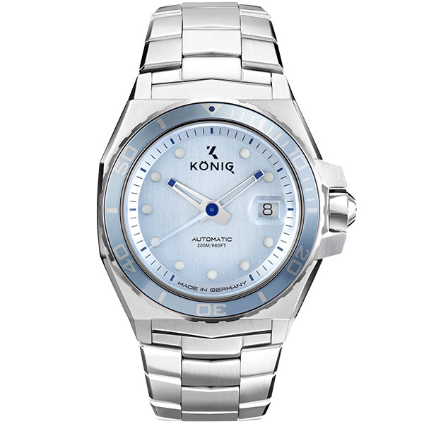 メーカー：KONIG74 ケーニグ74製品名：K74M003防水：200m防水ケースサイズ： 横（リューズ含めず）×縦×厚み：約φ42mm×D10mm(リューズ除く)バンド素材：ステンレススティールガラス素材：サファイアクリスタルケース素材：ステンレススティール機能 付加仕様：自動巻(Selita SW200-1)、日付表示、シースルーバック、逆回転防止付きベゼルメーカー希望小売価格はメーカーカタログに基づいて掲載していますメーカー：KONIG74 ケーニグ74製品名：K74M003防水：200m防水ケースサイズ： 横（リューズ含めず）×縦×厚み：約φ42mm×D10mm(リューズ除く)バンド素材：ステンレススティールガラス素材：サファイアクリスタルケース素材：ステンレススティール機能 付加仕様：自動巻(Selita SW200-1)、日付表示、シースルーバック、逆回転防止付きベゼルメーカー希望小売価格はメーカーカタログに基づいて掲載しています