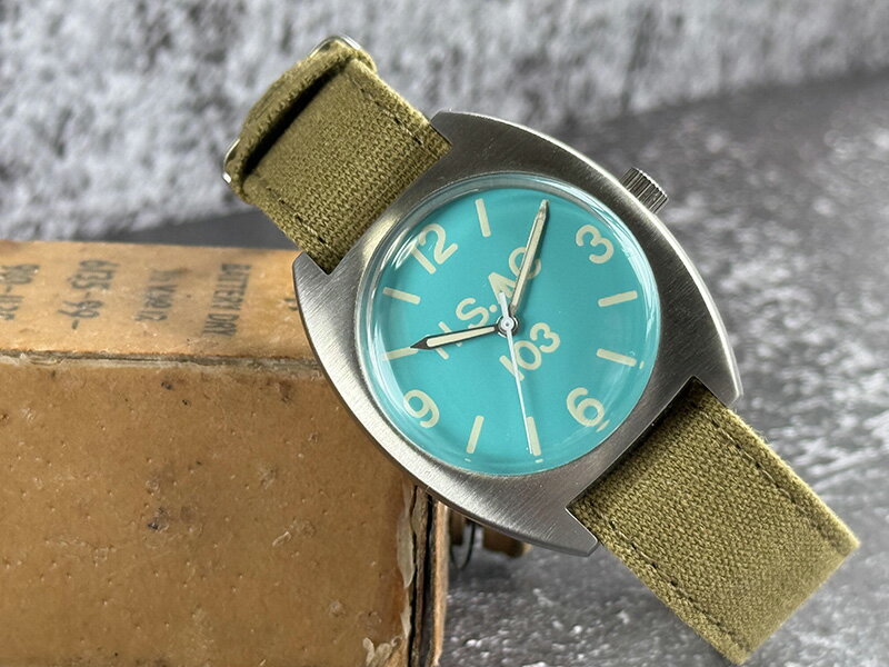 乐天商城 - 【10％OFFクーポン利用で】M.R.M.W. モントルロロイ ミリタリーウォッチ Royal 0052 H.S. Blue ブルー 青 0052-blu-18-11OF メンズ 国内正規品 送料無料