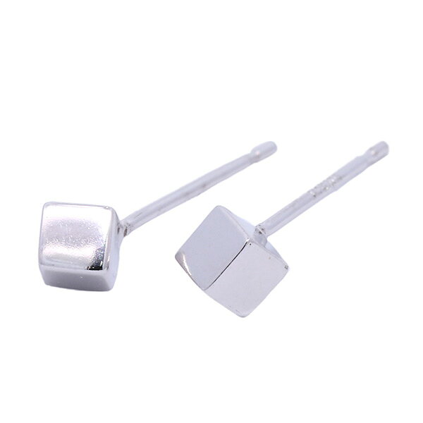 乐天商城 - 【10％OFFクーポン利用で】（243852）ホワイトゴールド小 キューブピアス スタッド 18金 ホワイトゴールド シルバーカラー K18WG
