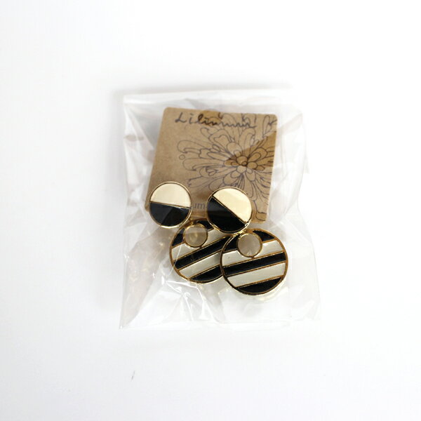 ロング雫型ピアスとボーダーピアス