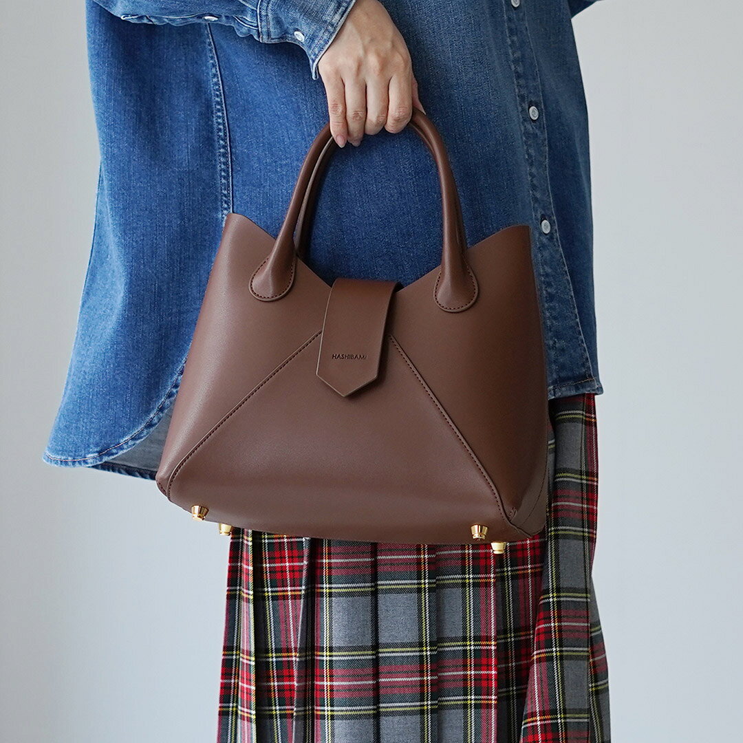 新品タグ付き♡ハシバミ　巾着 2way バッグ ネイビー ラムレザー　本革 新品タグ付き♡ハシバミ 巾着 2way バッグ ネイビー ラムレザー 本革