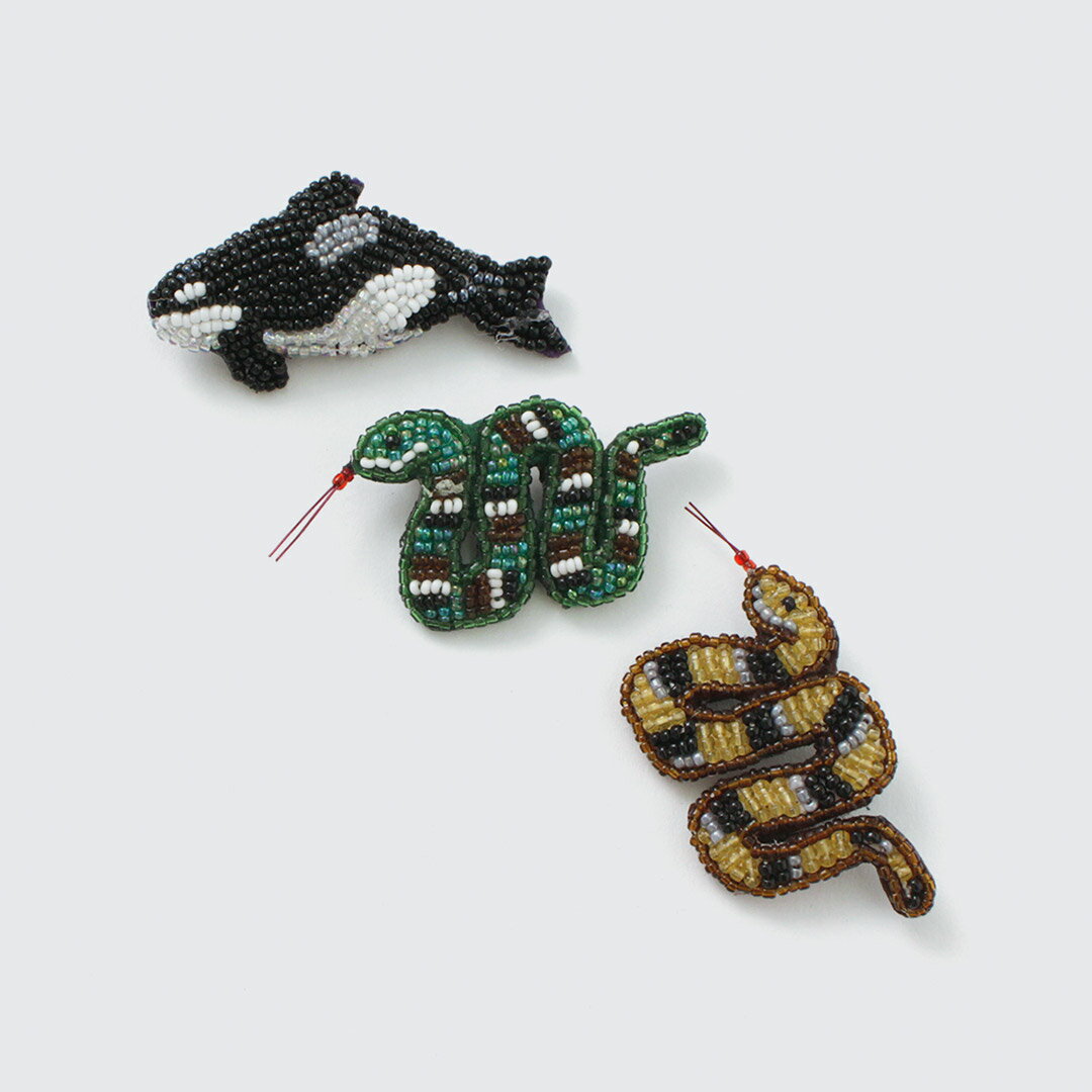 【10％OFFクーポン対象】BEADED ACCESSORIES（ビーズアクセサリー） ビーズ ピンバッジ S / ハンドメイド 動物 ヘビ シャチ SMALL PIN 3