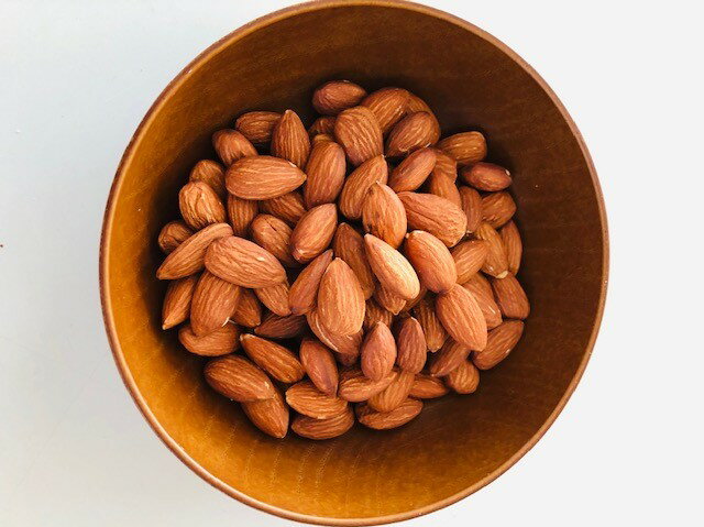 アーモンド プレミアム 1kg (200gx5袋) 日本焙煎品 無塩 酸化防止袋使用 1000g 通販 米国産 品質本位　..