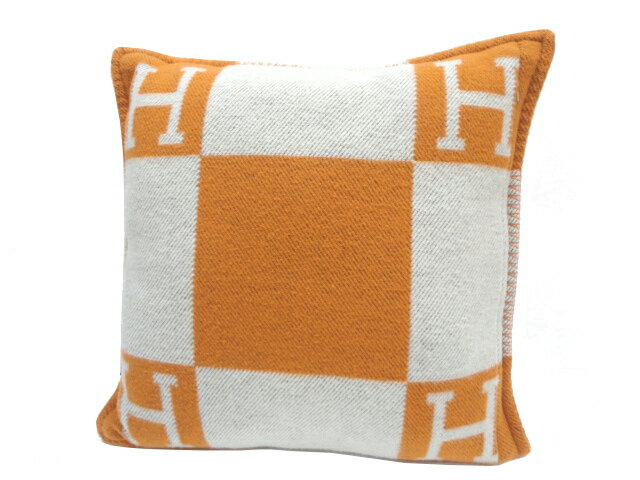 【新品】【未使用品】HERMES エルメス アヴァロン3 PM　メリノウール×カシミア オレンジ×ホワイト クッション インテリア 小物 座布団 ホームグッズ 雑貨 レディース 女性用 プレゼント ギフト 希少 レアのサムネイル