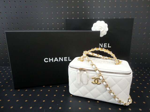 【新品】【未使用品】2022SS 最新作 CHANEL シャネルAP2805 B08299 10601 マトラッセ トップハンドル バニティバッグ キャビアスキン ホワイト ゴールド金具 ショルダーバッグ ハンドバッグ レディース 女性用 本革 レザー 白 希少 レア プレゼント ギフト バックのサムネイル