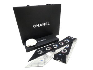 ［PR］【新品】【未使用品】2022-2023 クルーズ 最新作 CHANEL シャネル AA8760 B09823 NL552 ヘアバンド スカーフ スリム バンドゥ シルク100% ブラック×ホワイト レディース 女性用 ブランド 黒×白 ファッション 小物 アクセサリー チャーム 希少 レア プレゼント