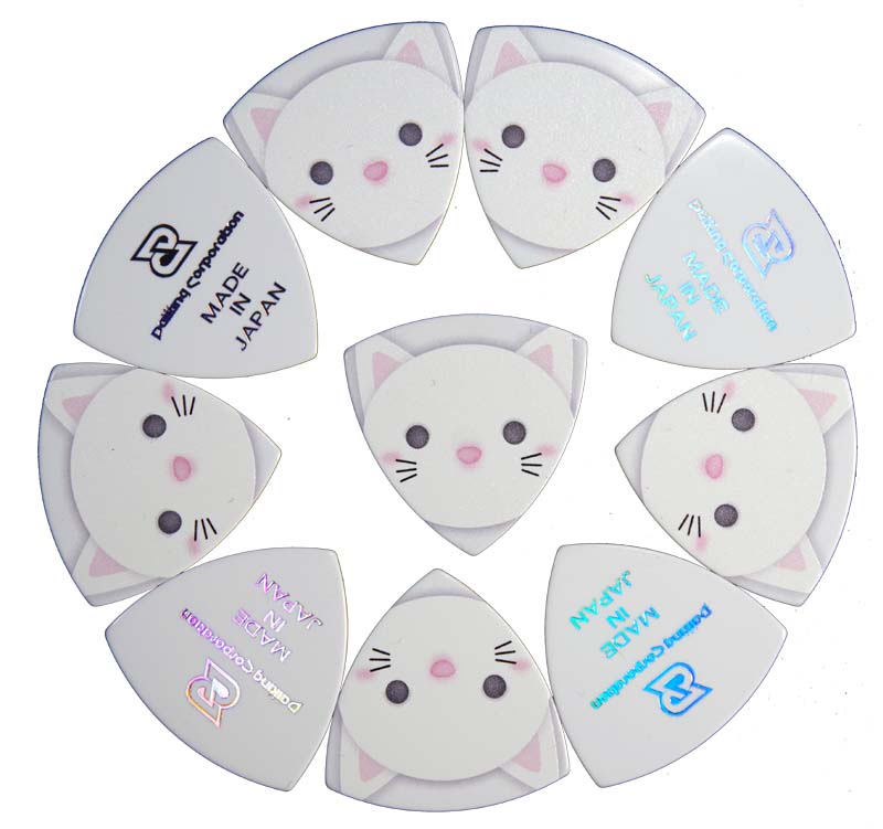Daiking ギターピック Cat 猫の顔の柄10枚パック 硬質塩ビ製 厚さ1.0mm 日本製 ネコポスでお客様宅ポストへのお届けなので在宅の必要はありません。