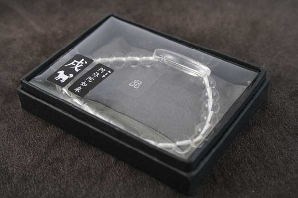 数珠 ブレスレット 本水晶（クオーツ） 干支十二支守護御本尊入 戌 送料無料 z011