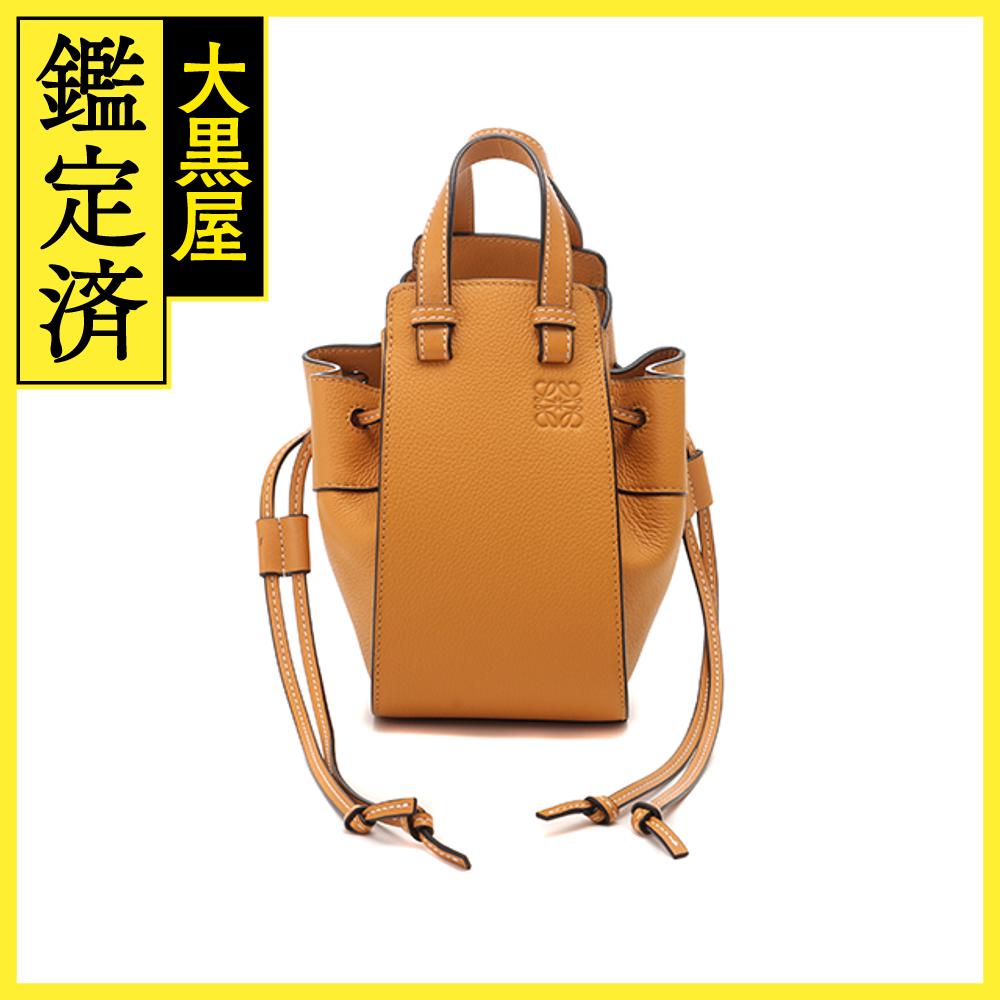 LOEWE　ロエベ　ハンモック ドローストリングバッグ ミニ ライトブラウン　レザー　314.30.V07【472】2143300198348 【中古】【大黒屋】