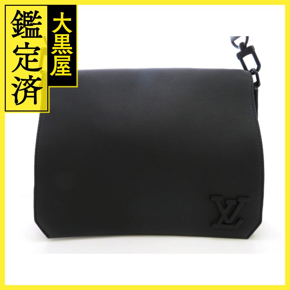 LOUIS VUITTON ルイヴィトン ショルダーバッグ テイクオフ・メッセンジャー LVアエログラム ノワール レザー M57080【473】 【473】2148103850233 【中古】【大黒屋】のサムネイル