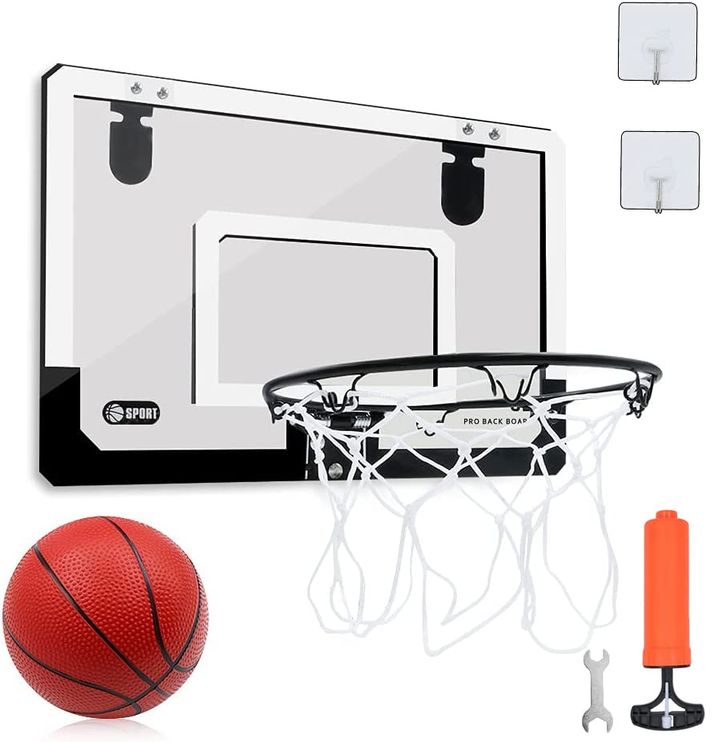 商品情報商品の説明主な仕様 ★ ワンセットで揃える：1セットで全ての装備が揃え、ドアに掛け付けと壁に掛け付けご自由に選択し、何処でも何時でもバスケットボールをお手軽に練習できます。br★ 仕様：ポリカーボネート製のクリアで丈夫なボードバスケットボード：　幅45x高さ30cm、リング内径23cm、子供用のバスケットボールの直径は15cmで8〜10歳の少年に適合です。br★ 適用場所：ボードの裏側には、ポリ炭酸エステルで作られています。裏板とブラケット上の保護された泡が、ドアト壁に対する影響を最小化することができる。家、寮等室内及び屋外の庭で、ドアや壁にシームレスフック或いは金属掛けフックで掛けてから使え、サイズは小型で小さいスペースでも楽を作ります。br★ 親子の交流を促進する：家庭に向いてるセットです。両親と子供は一緒にシュート練習することで親子関係を強化します。br★ 取り付け面へのダメージはゼロ：シームレスフックで掛ける設計で、ドアの開閉には支障にならず、穴が要らず壁、扉等平らな面へのダメージはゼロにして、設置の場所の変わりも対応できます。