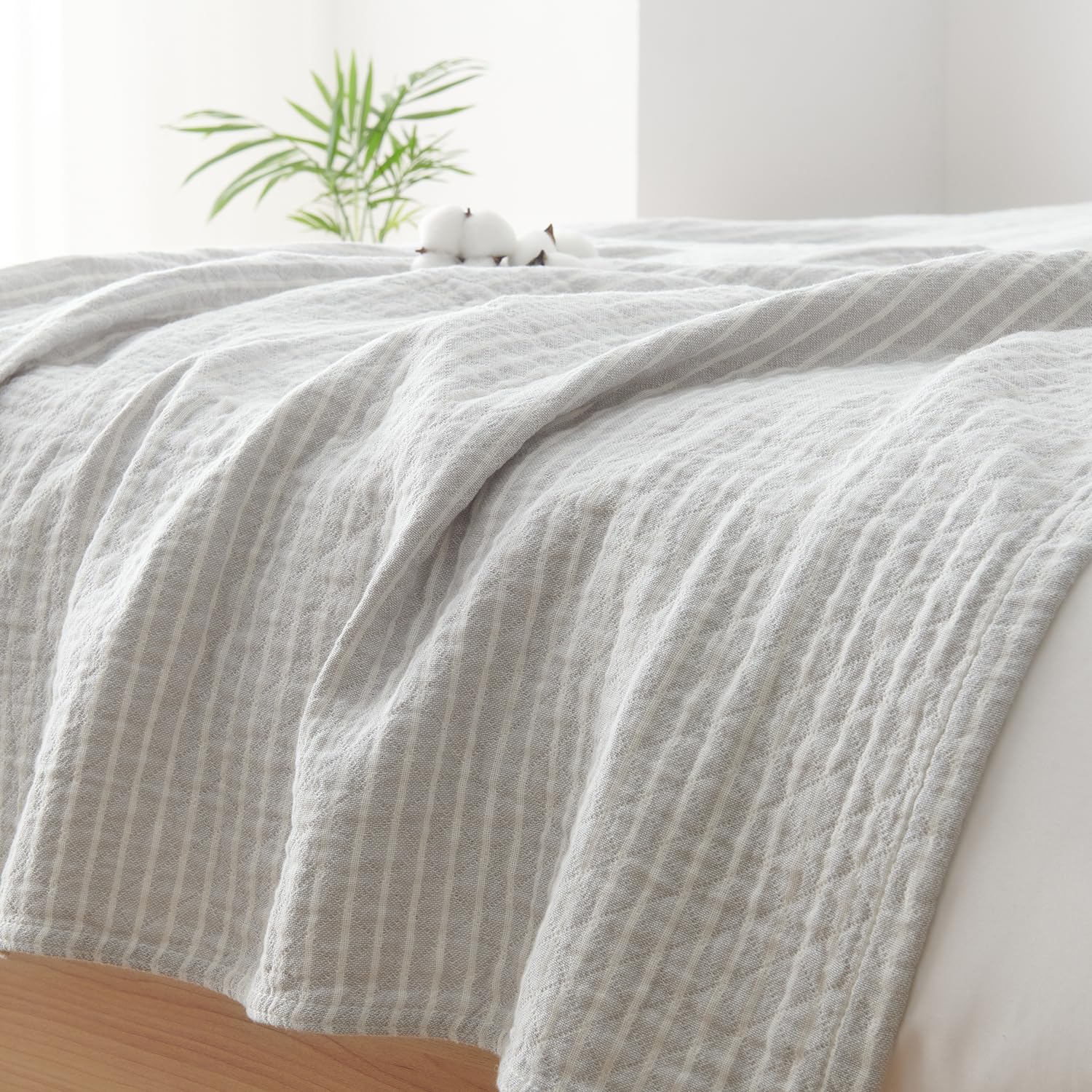 Atokazo ガーゼケット ダブル 夏用 3重ガーゼ 綿100% タオルケット 肌掛け ブランケット やわらか 吸湿通気 軽量 洗える オールシーズン 冷房対策 180X200cm ストライプ・グレー