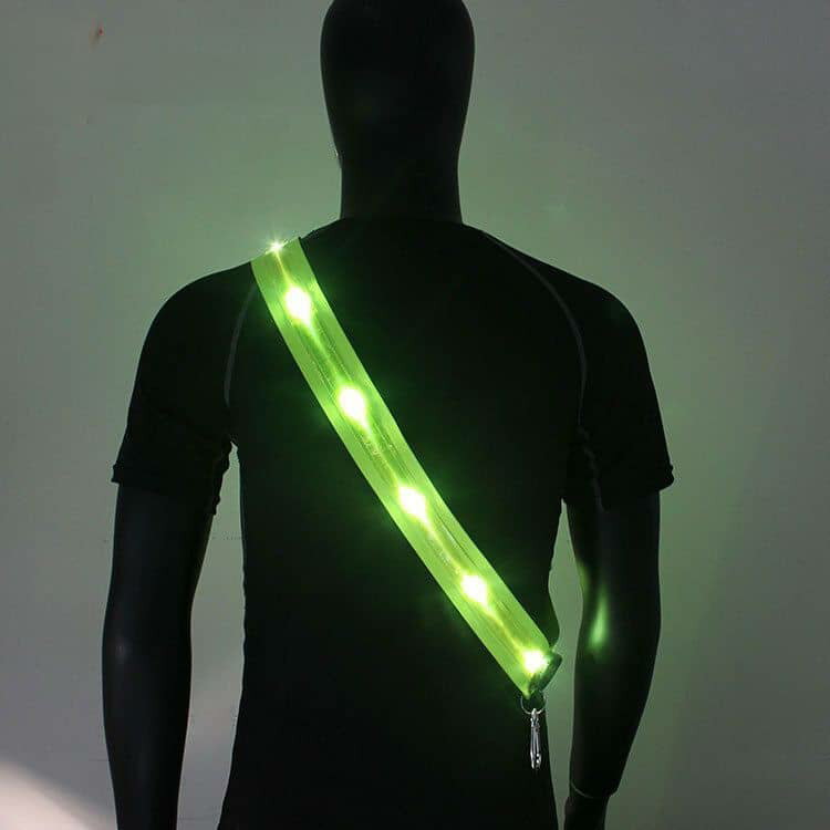 2点入り 散歩 光るタスキ 自転車 LED LED 反射バンド 反射タスキ ランニング ライト ライト ランニング ライト ウォーキング 反射板 反射材 犬散歩 夜間 夜 安全 反射ベスト セーフティー グッズ 蛍光タスキ 夜 光る 大人 送料無料 3