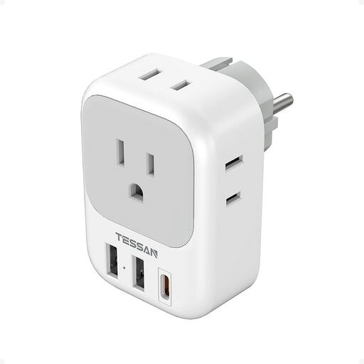 【一台七役SEタイプ変換プラグ】4個のAC差込口、2個のUSB-Aポートと1個のUSB-Cポートを搭載したSEタイプ変換プラグです。まとめて7台の機種が同時に充電できて、コンセント不足の問題が解決できます。コンセントは各方向に分配して、大きなアダプター同士が同時に挿入してもお互いに干渉せずに使用できます。 【目的地国の必要品】本体サイズは56x79x67mmで、コンパクトなので、海外旅行中も簡単に携帯できます。SEタイププラグは、韓国、ドイツ、フランス、ロシア、アイスランド、スペイン、ギリシャ、ノルウェーなどの国々へ旅行する際に役立ちます。 【急速充電USB-Cポート付き】この海外用変換プラグは二つのtype-aポート及びtype-cポートがあります。単一USB-Cポート最大20Wで急速充電可能で、単一usb-aポートの最大出力は12W(5V 2.4A)で、3個usbポートは合計20Wになります。USB接続機器はスマートフォンやタブレットなどの多機種デジダル製品の入力電流を自動検知し、最適な電流を送ります。