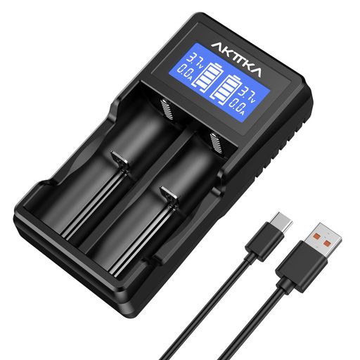 【2ベイ・幅広い互換性】 一般的な充電式電池の多くのモデルと互換性があり、2本同時に充電可能。対応バッテリー:3.7Vリチウムイオン電池(18650、20700、21700、26650、14500など)およびNi-MH/Ni-CD電池(単三、単四、単二)。安全に充電できます。 【スマートLCD画面・リアルタイム監視】 明確なLCD画面が、各充電スロットごとにリアルタイムの主要データ(電圧と電流)を表示します。アニメーションするバッテリーインジケーターで充電の進行状況を視覚的に確認でき、充電完了後にインジケーターが停止します。(注:NiMH電池は電圧を表示しません。) 【先進安全保護システム】 過充電、過電圧、過電流、逆接続、短絡に対する包括的な保護機能を内蔵。エラー(互換性のないバッテリーなど)が発生した場合、または最大充電時間を超えた場合には自動的に充電が停止します。 【Type-Cモダン入力・急速充電】 便利なUSB-CポートからDC 5V/2Aの入力に対応し、効率的な電力供給と最大85%の充電効率を実現。非充電時の待機電力は低めです。Type-C充電ケーブル付属 – 開封後すぐにお使いいただけます。