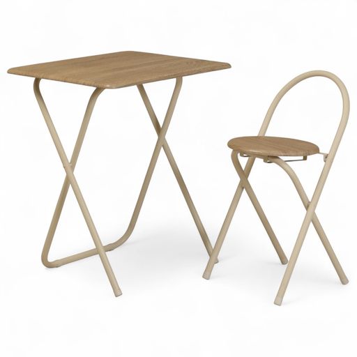 商品サイズ:テーブル:W600xD500xH685mmテーブル折り畳み時:W600xD45xH840mmチェア:W360xD410xH670(SH450)mmチェア折り畳み時:W360xD55xH775mm 天板/棚板:MDF(15mm厚)PVC貼り脚:スチール(Φ22.2mm)粉体塗装 ●1セット=テーブルx1、チェアx1 耐荷重:(約)天板:20kgチェア:80kg J-Kitchensが贈る家具シリーズは、シンプルでありながらも洗練されたデザインが特徴。どんなインテリアにも溶け込む美しいシルエットが、空間に上質な雰囲気をもたらします。