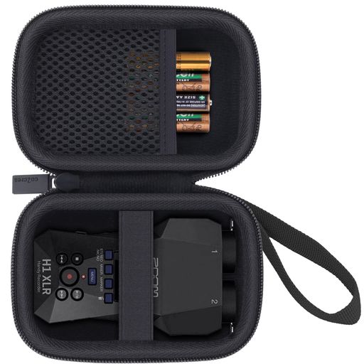 【ぴったりフィット】ケースは、ZOOM H1 XLR ハンディレコーダーのために特別設計されており、ZOOM H1 XLRとアクセサリなどをまとめて収納できます。 【外層は表面防水】外側の層はEVA素材を採用してハードナイロン製で、硬く、耐衝撃性、傷防止に優れています。 表面防水と防塵性にも優れています。ZOOM H1 XLR ハンディレコーダーをしっかりと保護できます。 【柔らかな裏地】内層の裏地は柔らかい素材を使用して、繊細で肌触りが良く、ZOOM H1 XLR ハンディレコーダーを傷から守り、ご心配なくZOOM H1 XLRを良く収納できます。その使用寿命も延長できます。 【持ち運び便利】ケースには、ZOOM H1 XLR ハンディレコーダーを持ち運びに便利のために、頑丈なストラップ付きを設計されており、いつでもどこに行っても、例えば外出や旅行の時にZOOM H1 XLR ハンディレコーダーを携帯しやすいです。 【弾性メッシュポケット】弾性メッシュポケットは、ZOOM H1 XLR ハンディレコーダーの付属品などをちゃんと収納できます。そして下の固定用ゴムは、ZOOM H1 XLRを良く固定できます。