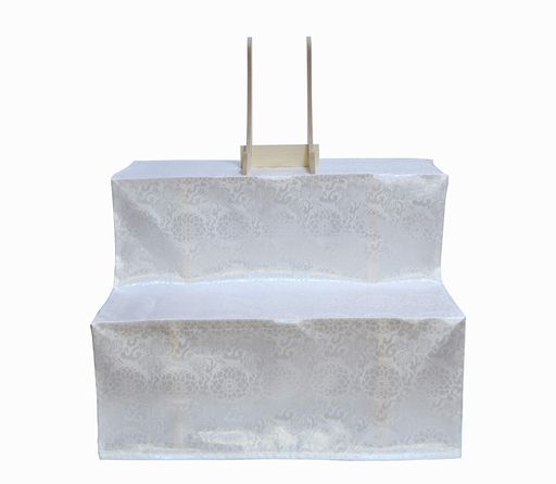 規格:総幅70x総高さ53x総奥行52cm(下段高さ28cmx下段棚板奥行27cm、2段目高さ25cmx2段目棚板奥行27cm)重さ:3.5kg材質:木製。備考:組み立て式(説明書付)、白布付き、写真立て付き(高さ29cm) 組立式:組立は...