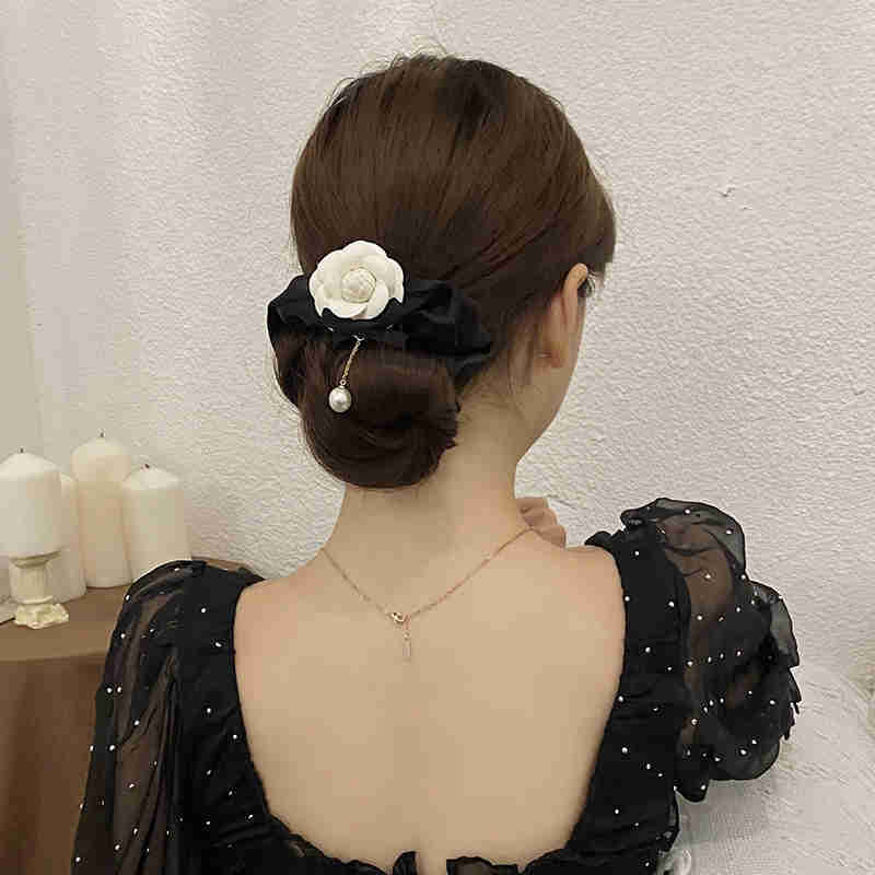 シュシュ ヘアアクセサリー ヘアアクセ 椿の花　エレガント ジュエリー優雅 ヘアゴム レディース 女性 大人 ポニーテール 大人っぽい まとめ髪　モチーフ付き ヘアアレンジ かわいい 女性 大人 人気 女性 大人っぽいGY-FS17のサムネイル