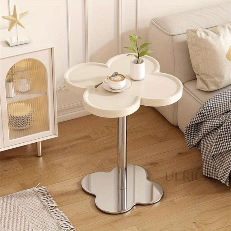 イタヤカエデ無垢　四つ葉のクローバー型　折れ脚テーブル　北海道産 イタヤカエデ無垢 四つ葉のクローバー型 折れ脚テーブル 北海道産