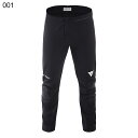 HG PANTS 1マウンテンバイク | ショーツ非常に軽量・耐久性のあるダウンヒルパンツ■ カラー: 001-BLACK■ サイズ: XS / S / M / L / XL / XXL※上記は設定カラー・サイズの一覧表です。実際の在庫状況とは異なります。商品についてDAINESEの中で最も耐久性のあるロングパンツですが、一般的なダウンヒルパンツと比べて格別に軽く伸びがあります。耐摩耗性に優れたリップストップ120g / sqを採用。 生地やパネルをSuperFabricといわれる、セラミックコーティングを施した低摩擦素材を採用。これは、岩石、泥や岩屑などによる擦り傷等の怪我を解消するのに理想的です。SuperFabricは編まれた布を挟むものと違い、生地の引っ掛かりや引っ張りによるアクシデントから保護する上で特に重要です。プロスポーツ選手からのフィードバックにより開発されたこのモデルは、膝下の鋭いシルエットと狭い足首を持つようにカットされており、パンツの下にArmorformのようなプロテクターを装着した場合でも収納可能なスペースを保持してい ます。素材90%ナイロン