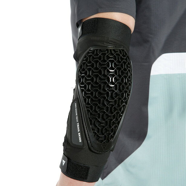 【公式】TRAIL SKINS PRO ELBOW GUARDS　安心の修理保証付き DAINESE（ダイネーゼ）